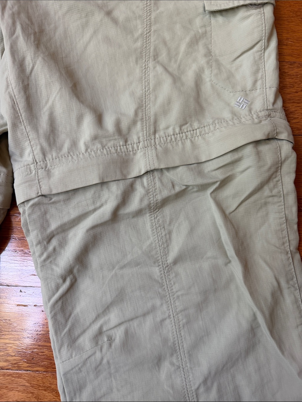 Convertible Women’s Khaki Convertible Hiking Pants, Size 12 - Picture 3 of 6
